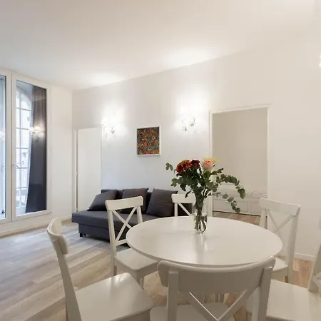 Appartement Marais Proche Du Theatre Renard